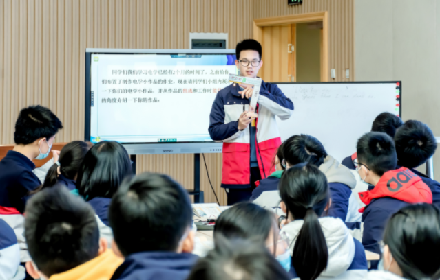 百场能者为师优秀课程进社区让优质