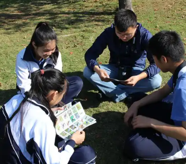 漫画趣味互动等五光十色为校园带来满满的阳光与生机